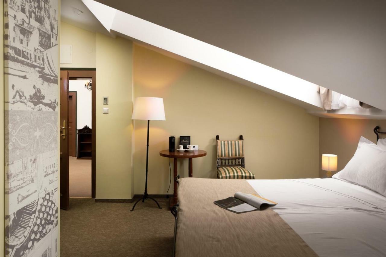 Standard Double Room Attic,845856173:JPEG